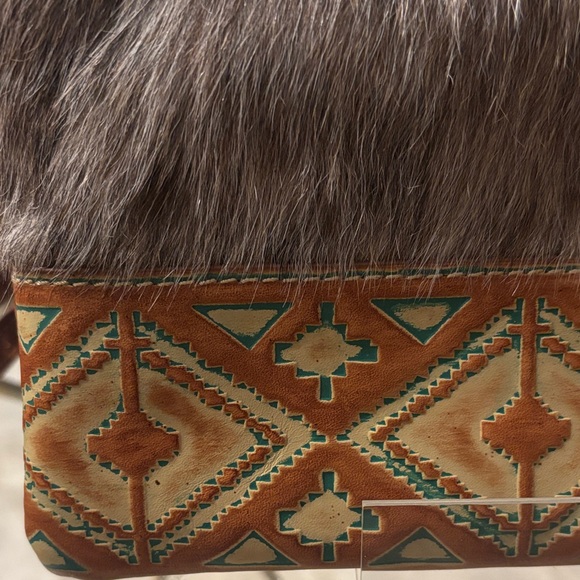 Montana West Tan and Gray Crossbody Bag - Picture 3 of 8